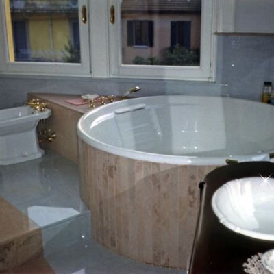 Pavimento Rivestimento Bagno Marmo Bianco Carrara Quarzite Rosa