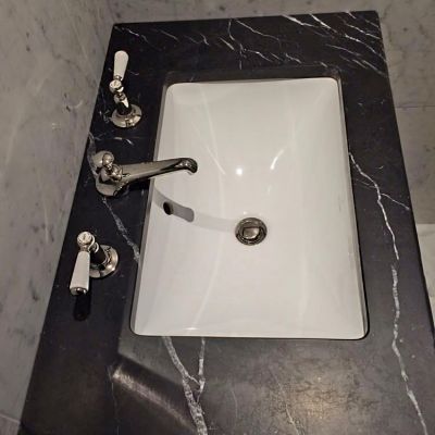 Top Bagno Marmo Nero Marquina Anticato